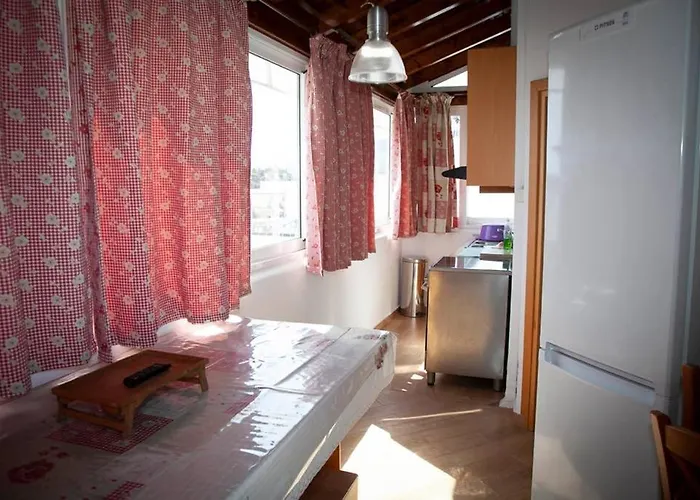 Stavros Amazing In The Centre Of アパート コス・タウン