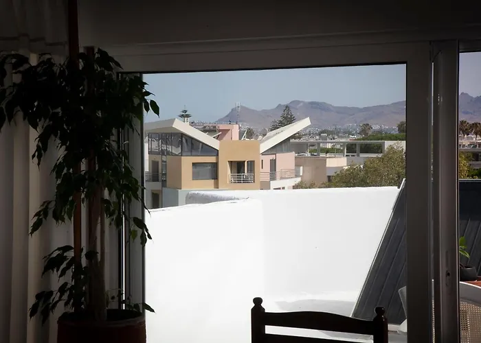 Stavros Amazing In The Centre Of * コス・タウン